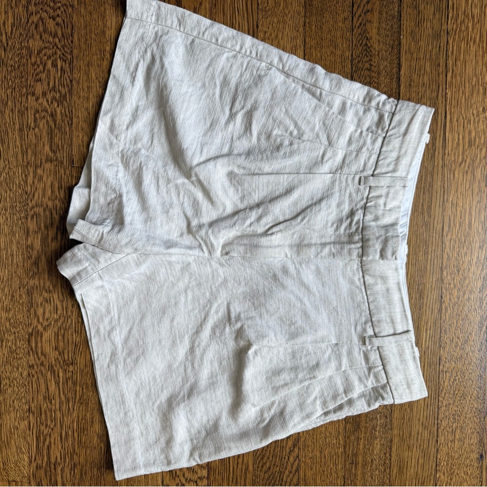 Aritzia Effortless Shorts